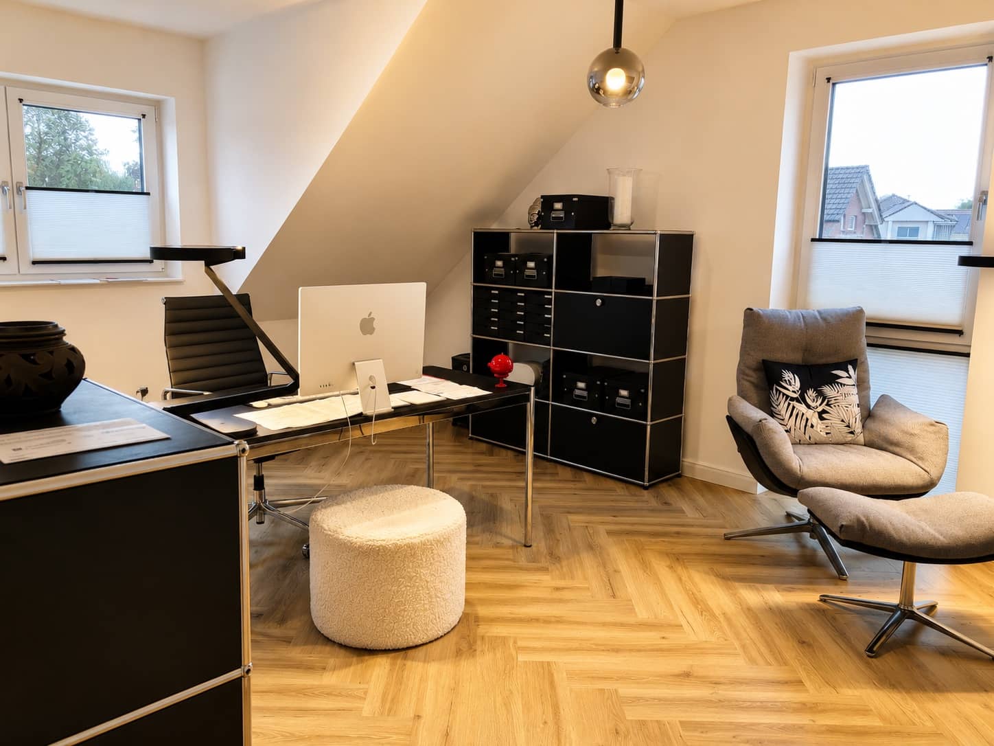 Zimmer im Obergeschoss, als Arbeitszimmer eingerichtet