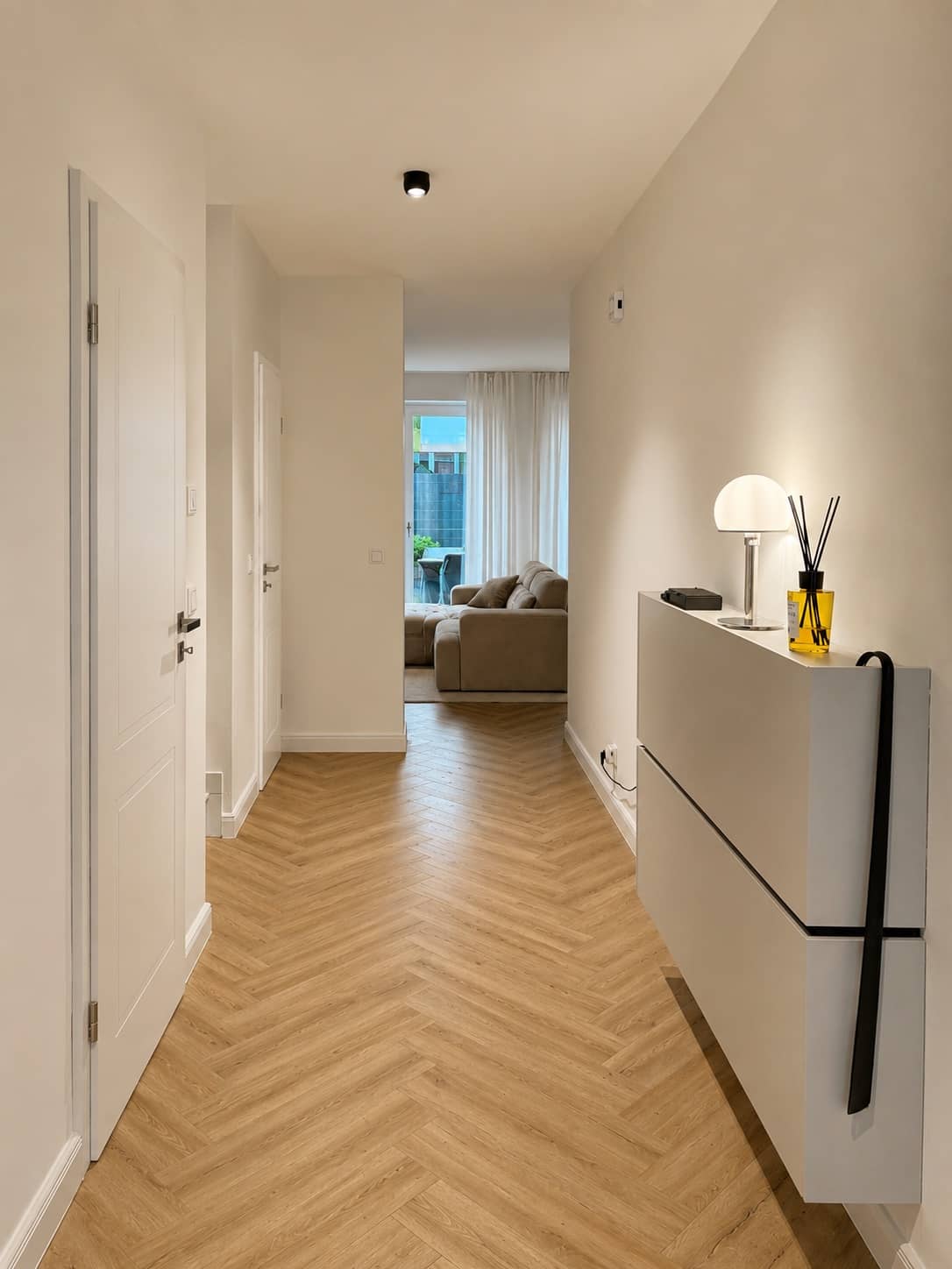 Eingangsbereich mit Blick in den Wohnraum
